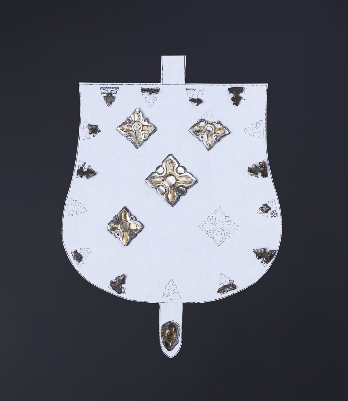 Karos-Eperjesszög II. temető 11. sír veretes tarsoly